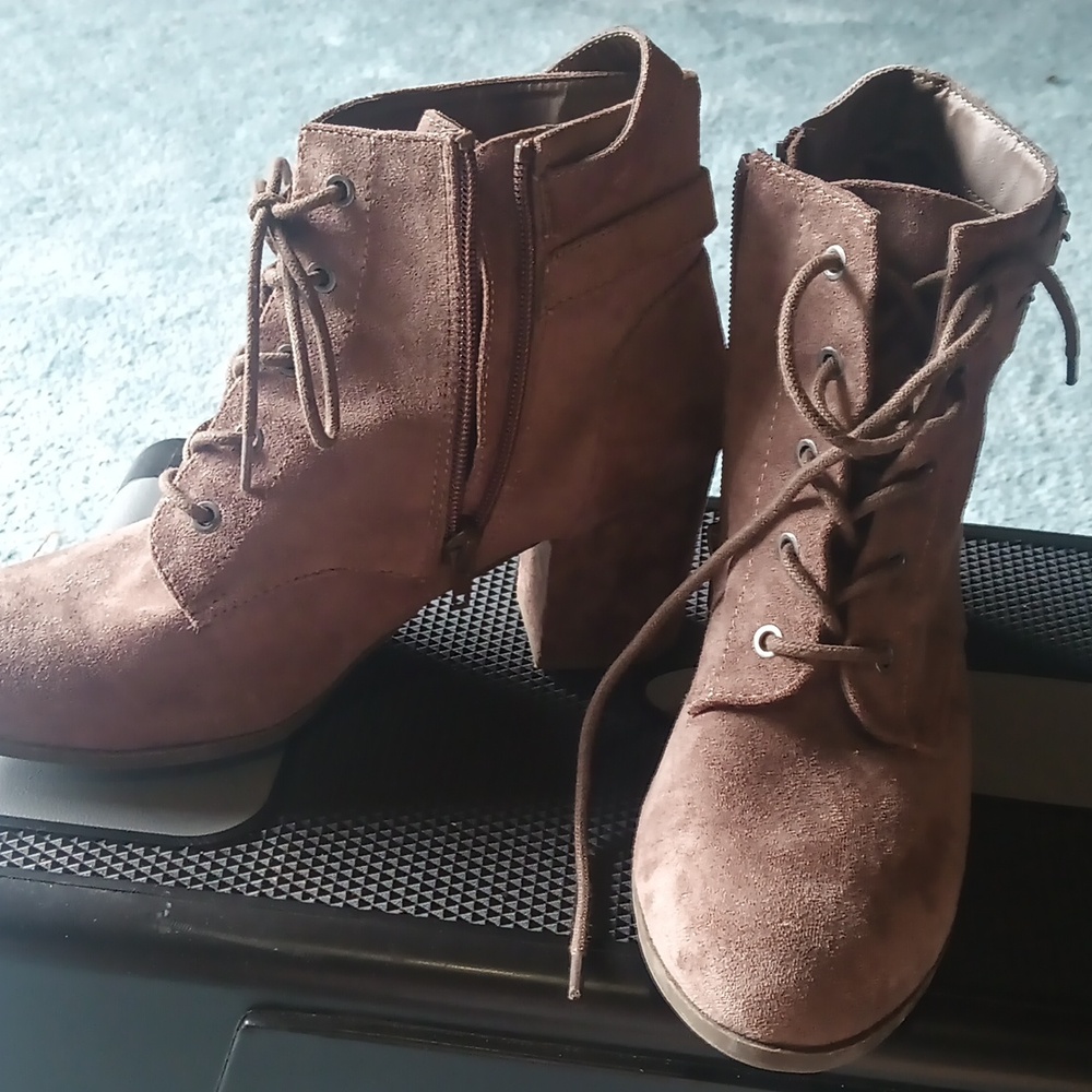 Madden Girl 2.5 Inch Boot - Picture 2 of 4